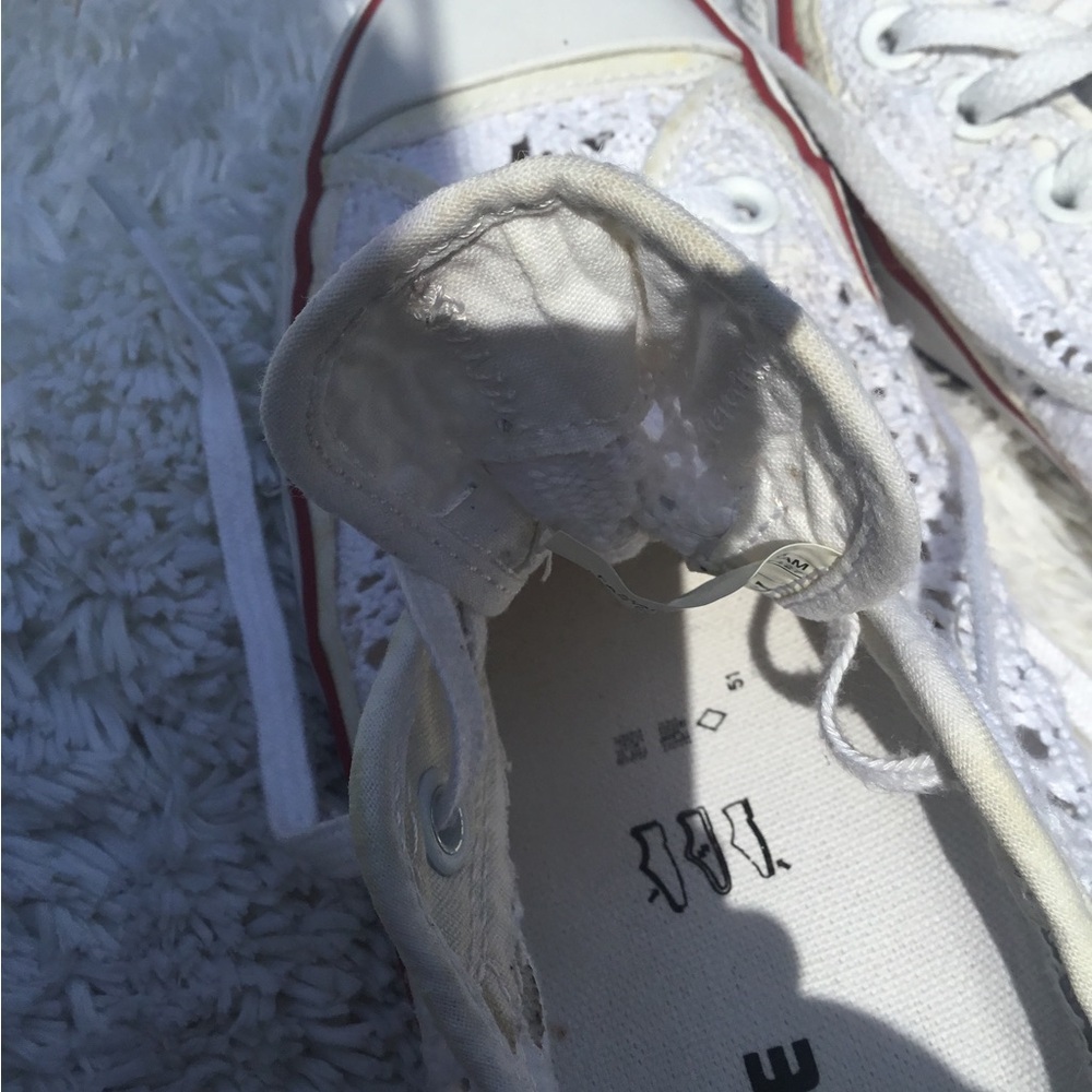 White Lace Converse Sneakers Women’s Size 8 - Picture 4 of 9